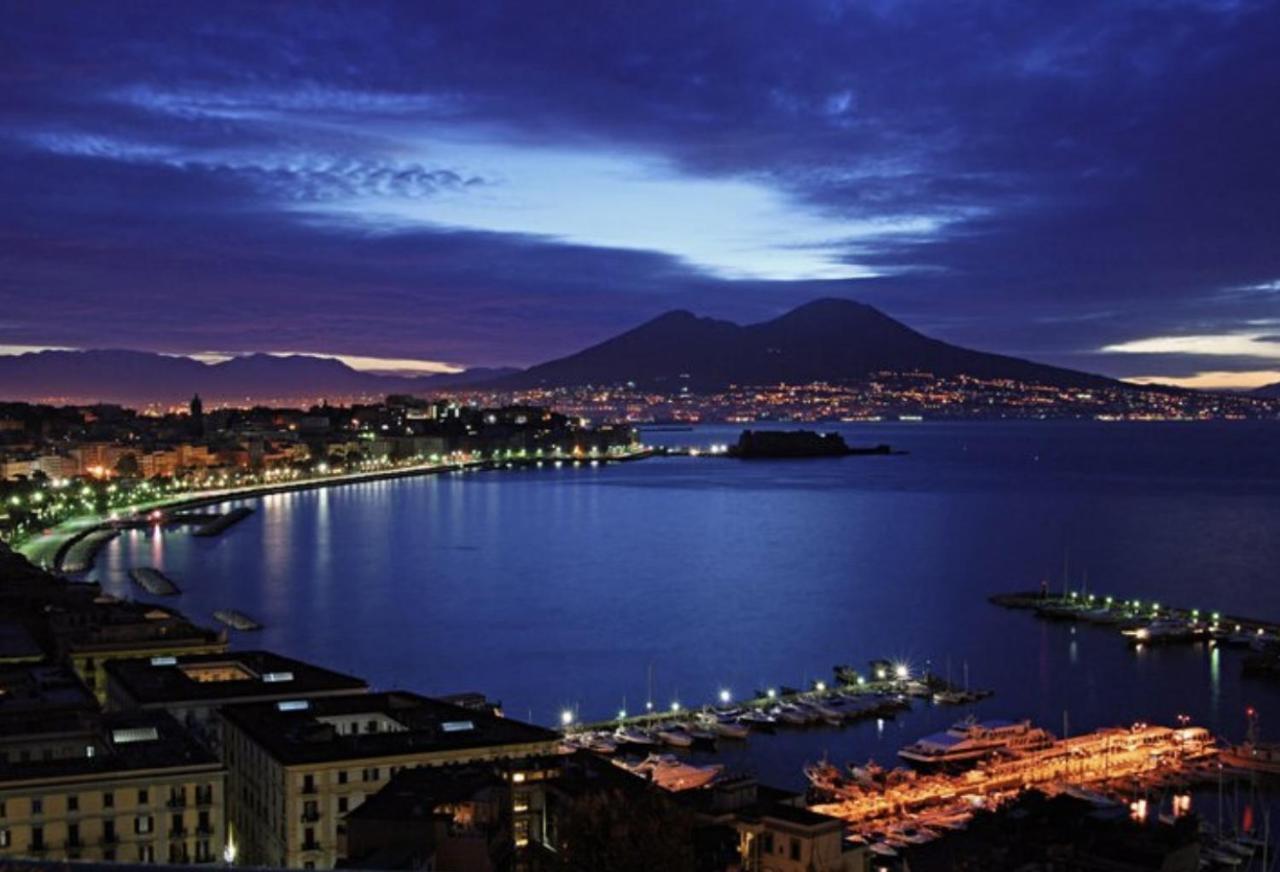 HOME SWEET HOME Storia di Napoli Esterno foto