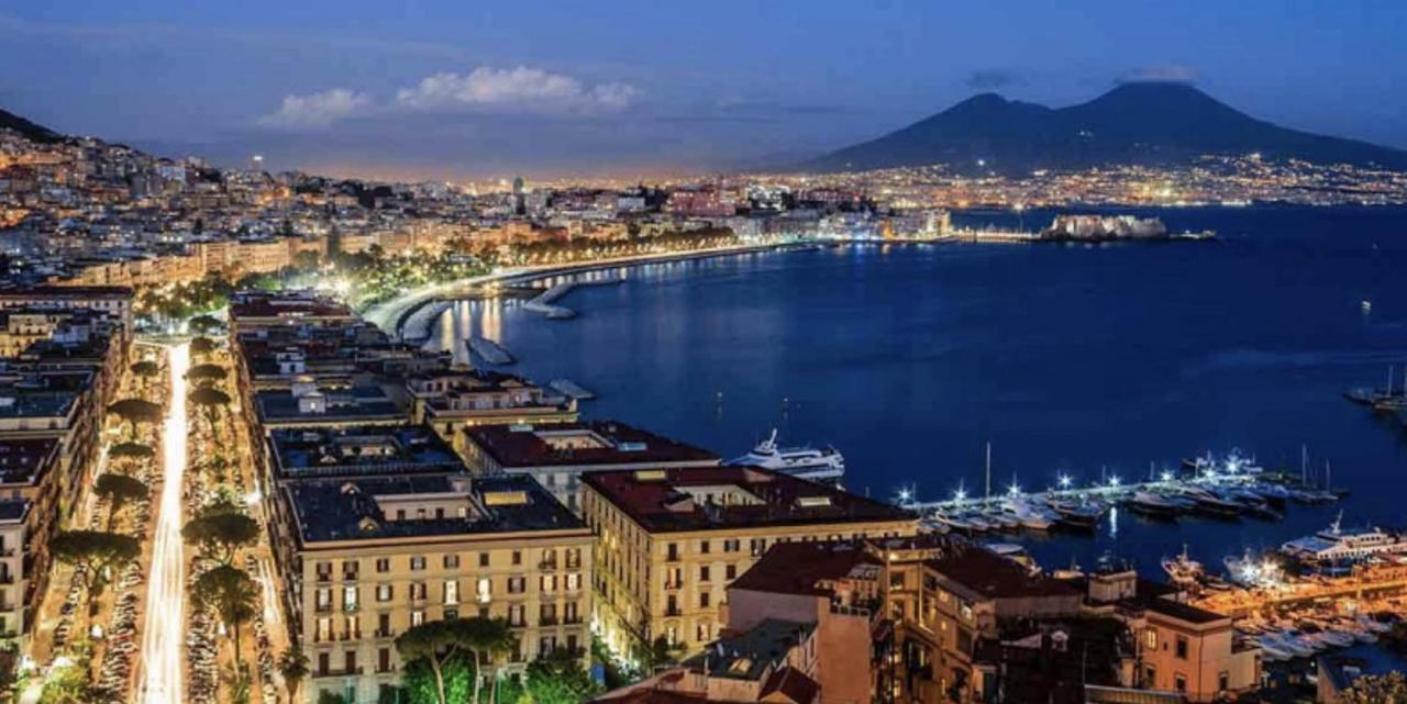 HOME SWEET HOME Storia di Napoli Esterno foto