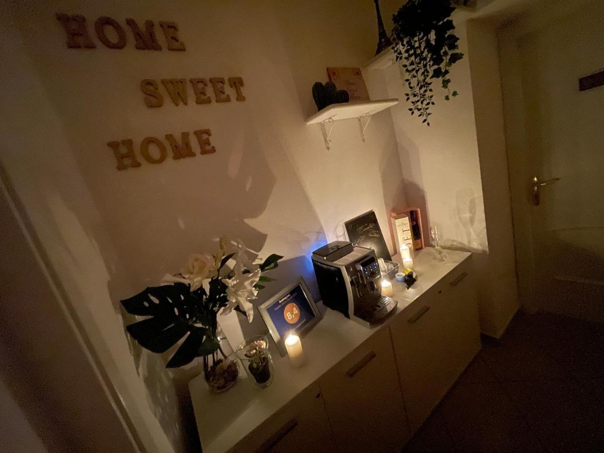 HOME SWEET HOME Storia di Napoli Esterno foto